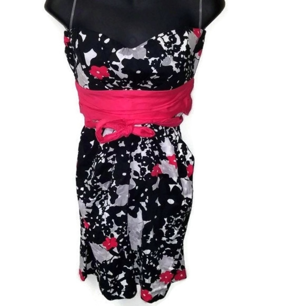 Charlotte Russe Floral Sleeveless Midi Dress
